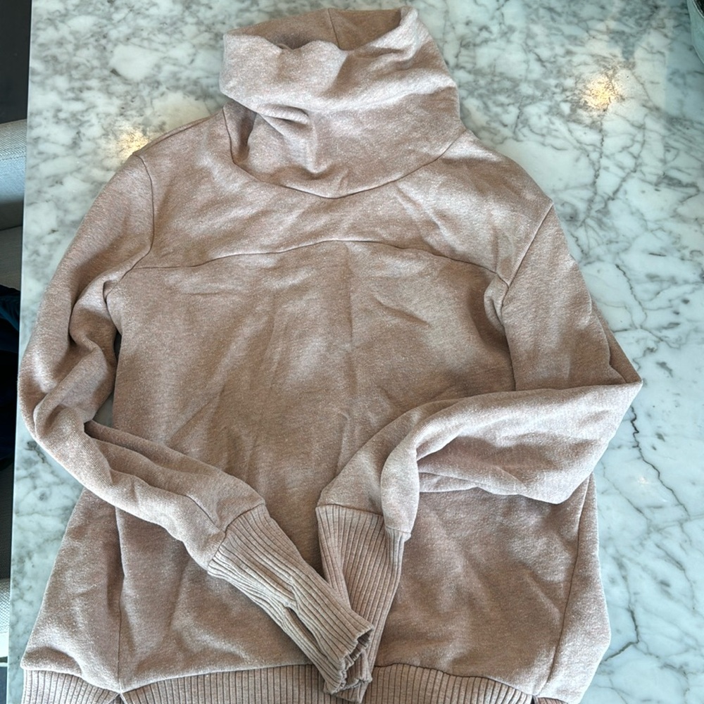 Alo sweater